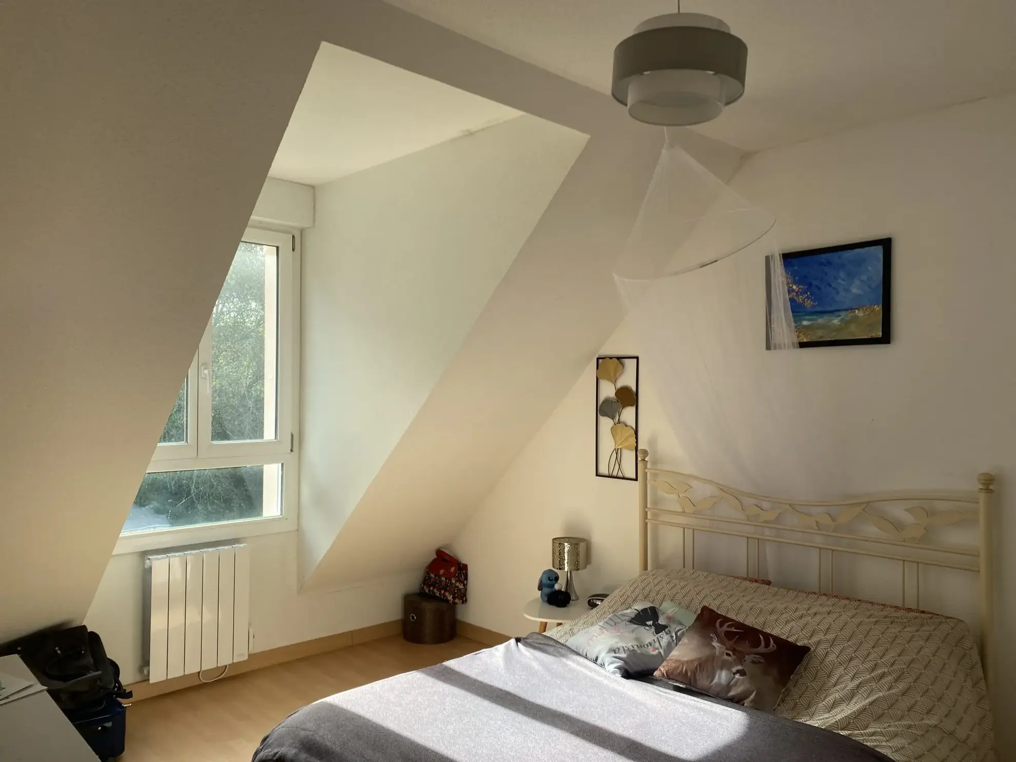 Maison jumelée à vendre à Mamers – 2 chambres, terrasse, parking 