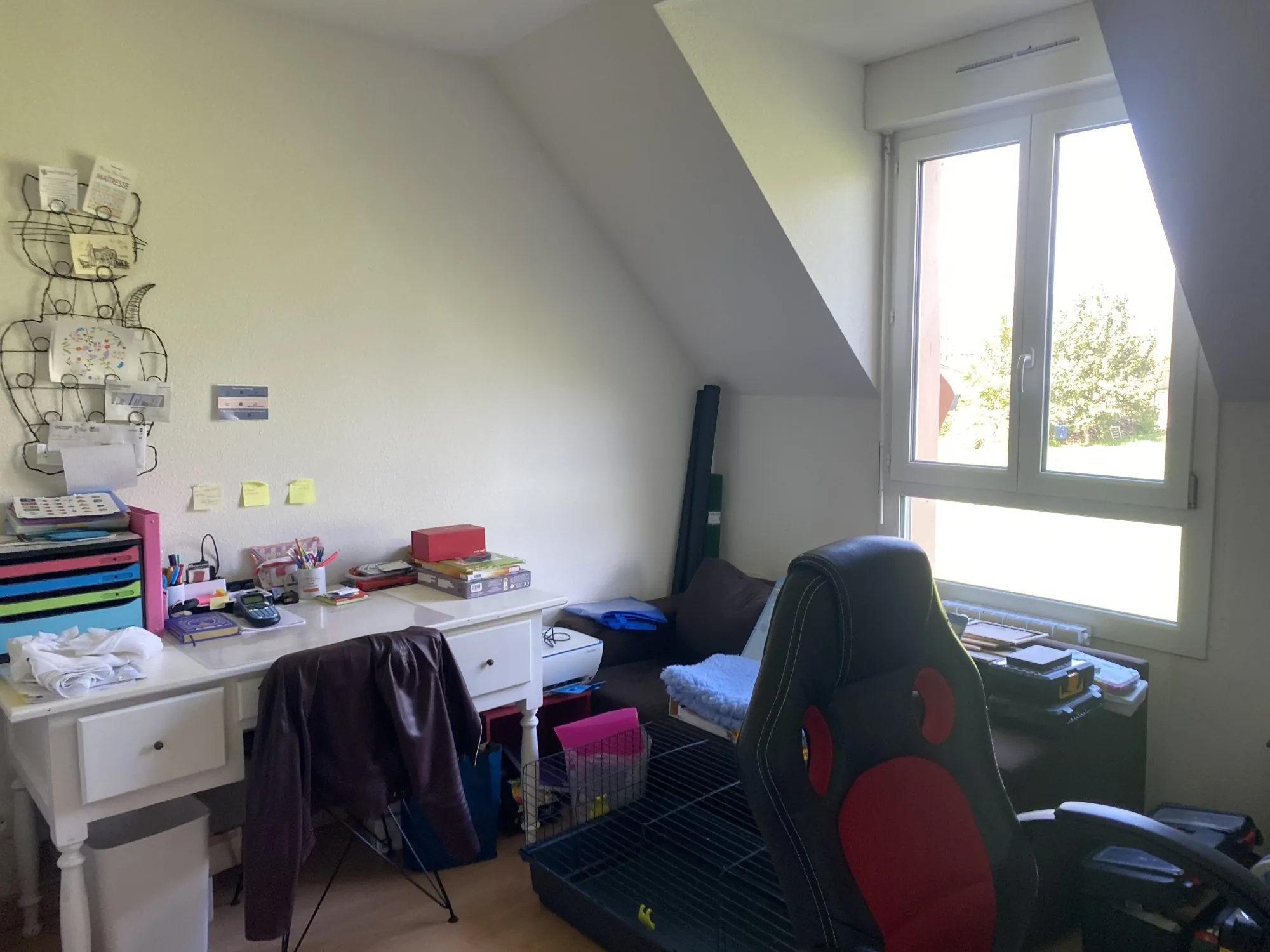 Maison jumelée à vendre à Mamers – 2 chambres, terrasse, parking 