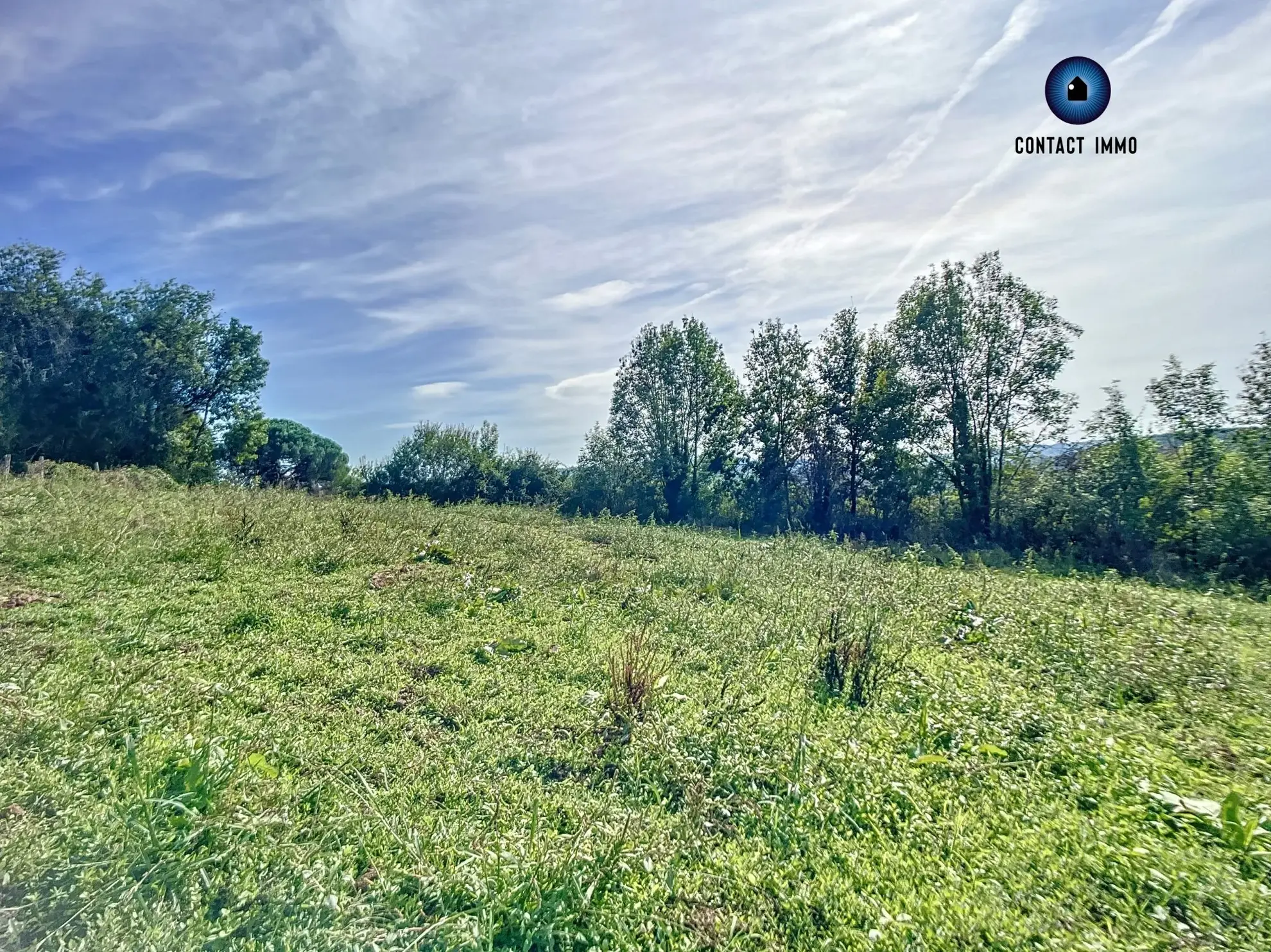Terrain constructible de 1800 m² à Lintillac, proximité Brive-la-Gaillarde 