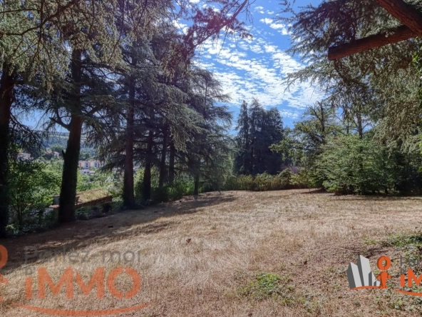 Magnifique terrain constructible à Saint-Galmier proche du centre-ville