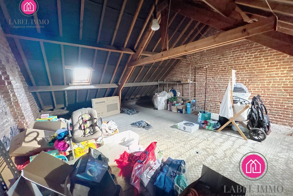 Maison semi-individuelle à vendre à Condé-sur-l'Escaut avec garage et jardin 