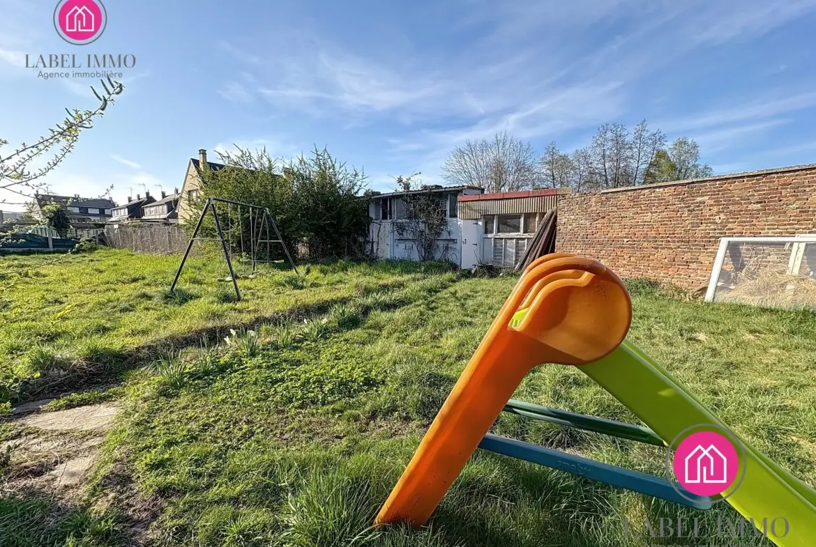 Maison semi-individuelle à vendre à Condé-sur-l'Escaut avec garage et jardin 