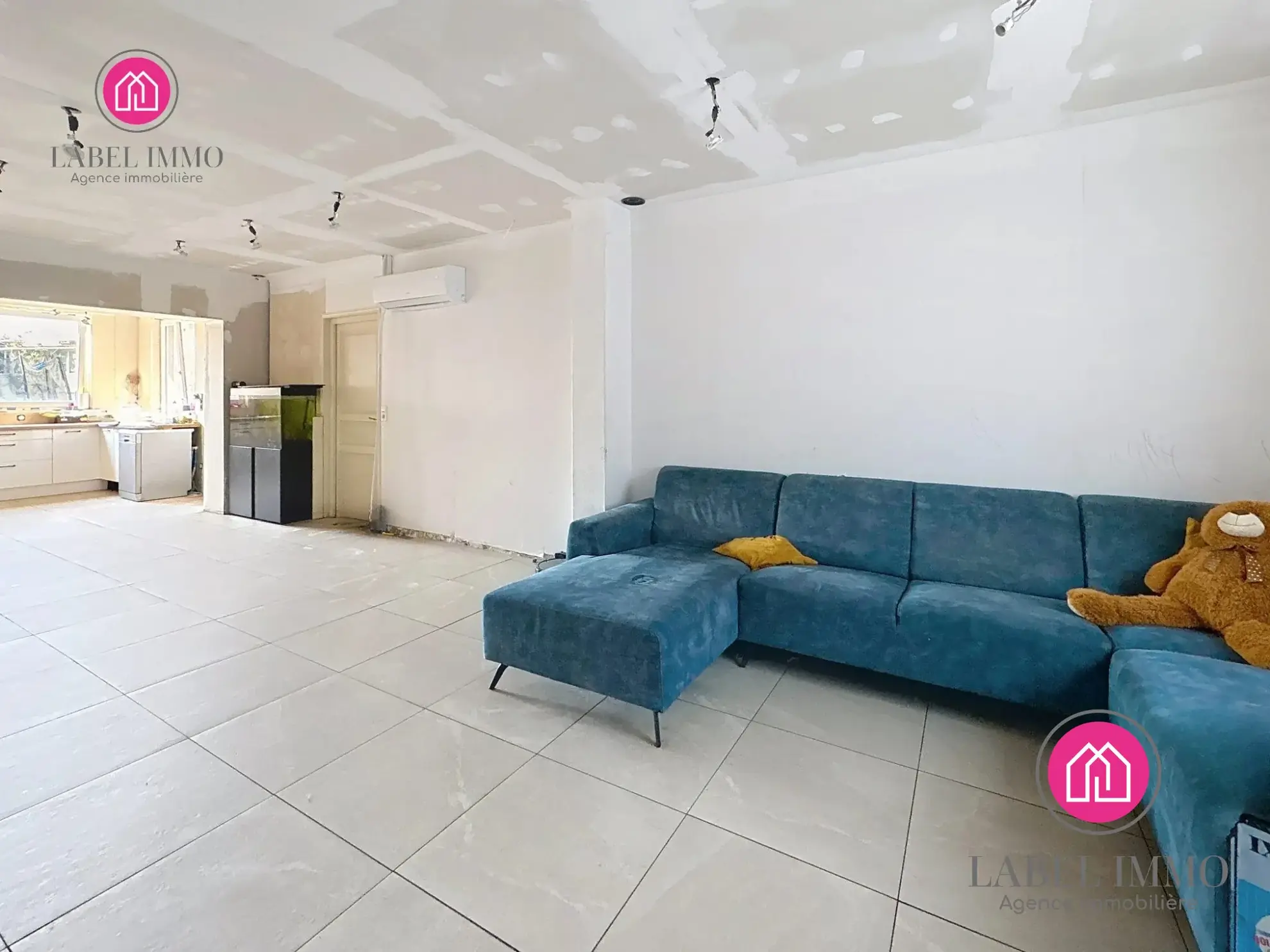 Maison semi-individuelle à vendre à Condé-sur-l'Escaut avec garage et jardin 
