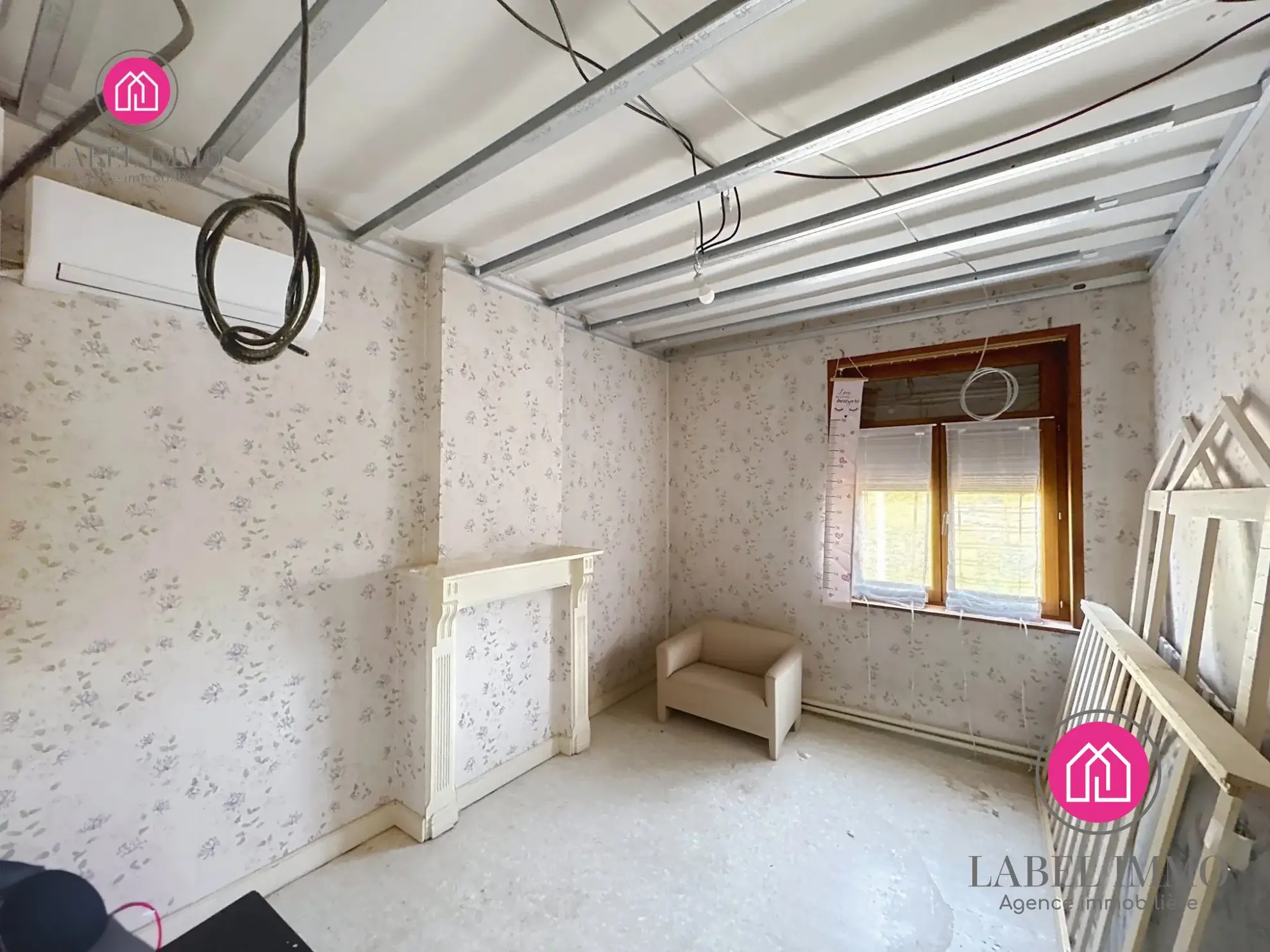 Maison semi-individuelle à vendre à Condé-sur-l'Escaut avec garage et jardin 