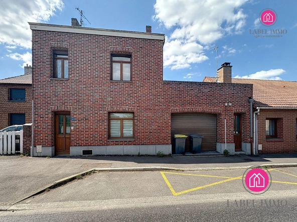 Maison semi-individuelle à vendre à Condé-sur-l'Escaut avec garage et jardin