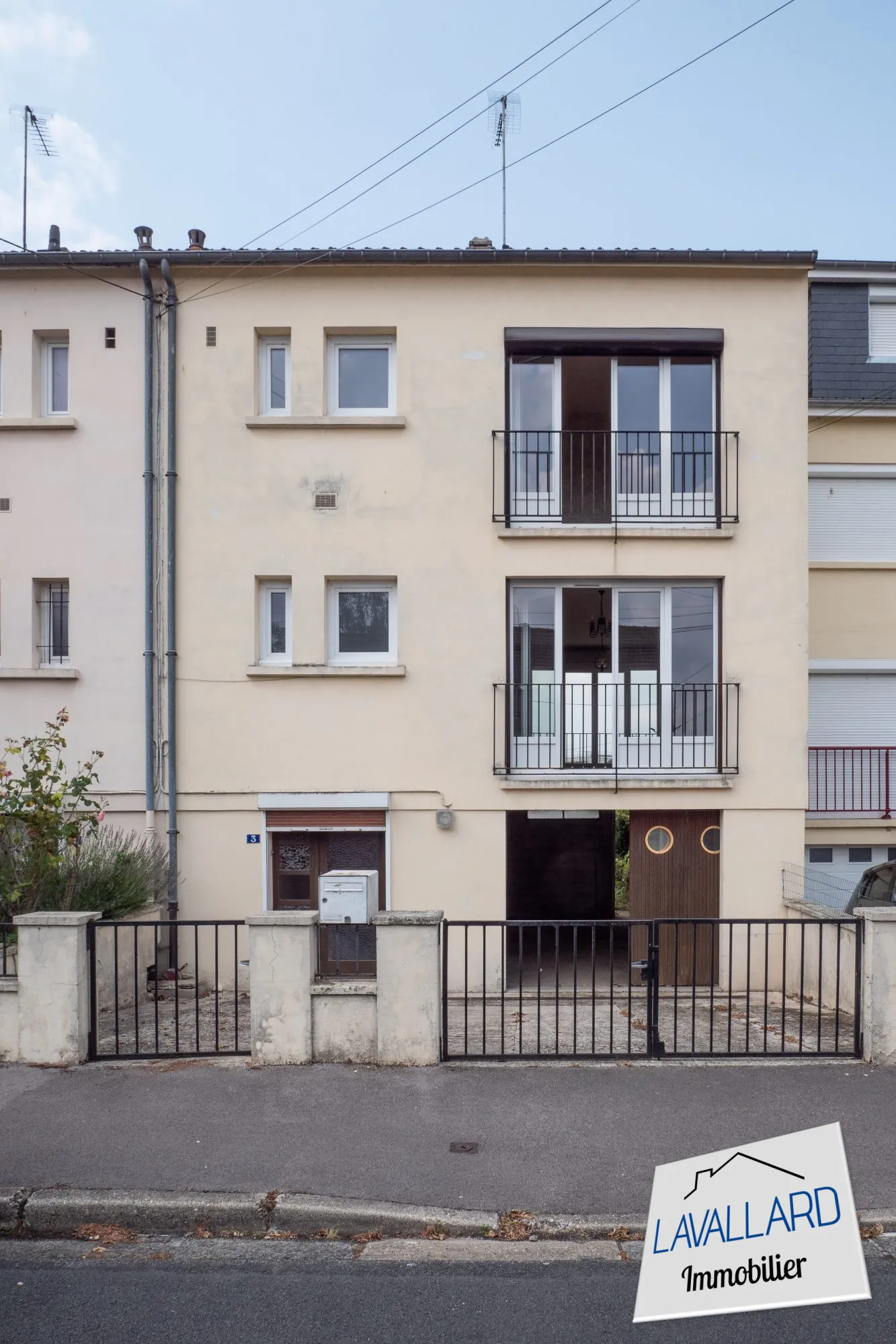 Maison 3 chambres à Longueau avec garage et terrain clos - Opportunité à saisir 