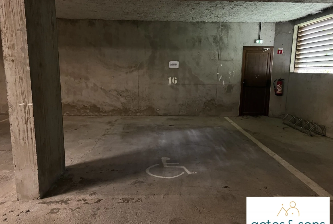 Appartement PMR dans le domaine des Sybelles avec piscine et accès ski à 50m 