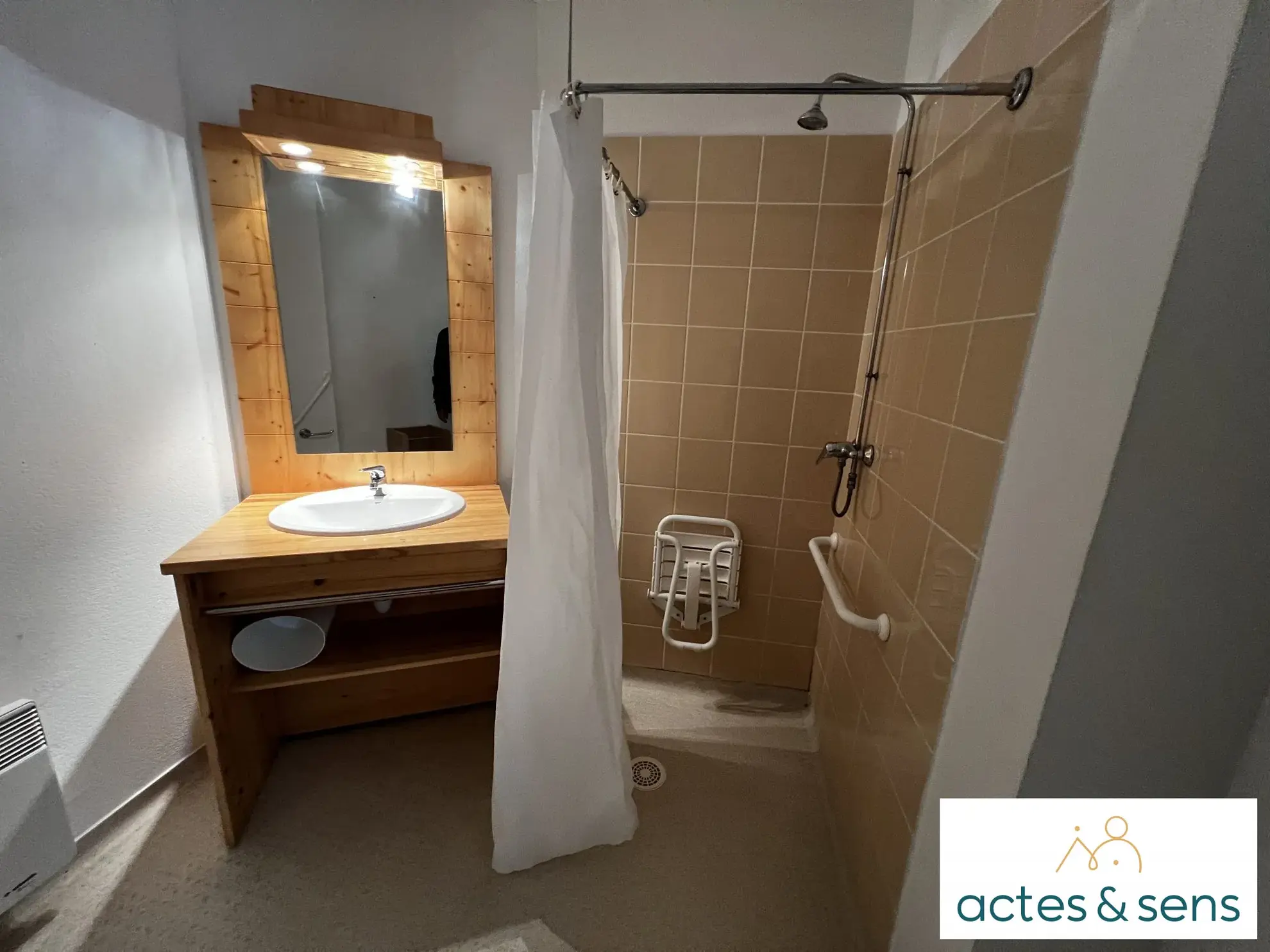 Appartement PMR dans le domaine des Sybelles avec piscine et accès ski à 50m 