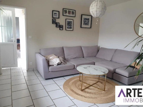 Bel appartement de plain-pied au centre de Saône avec garage et faibles charges
