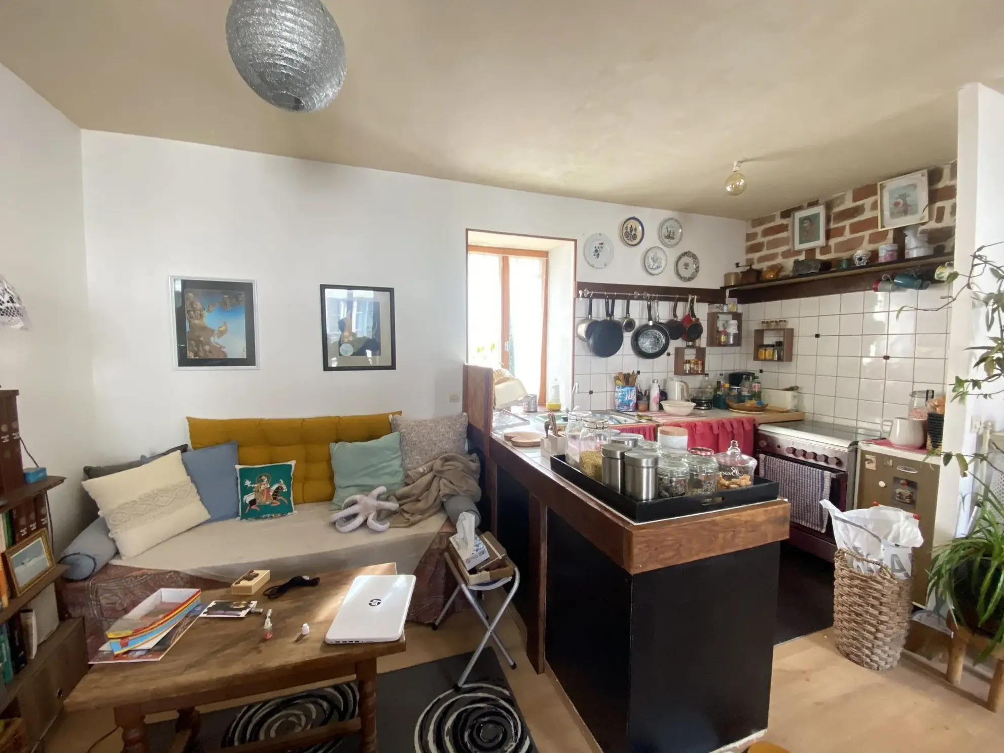 Maison de ville à vendre à Courtenay avec deux logements, terrain de 509 m² 