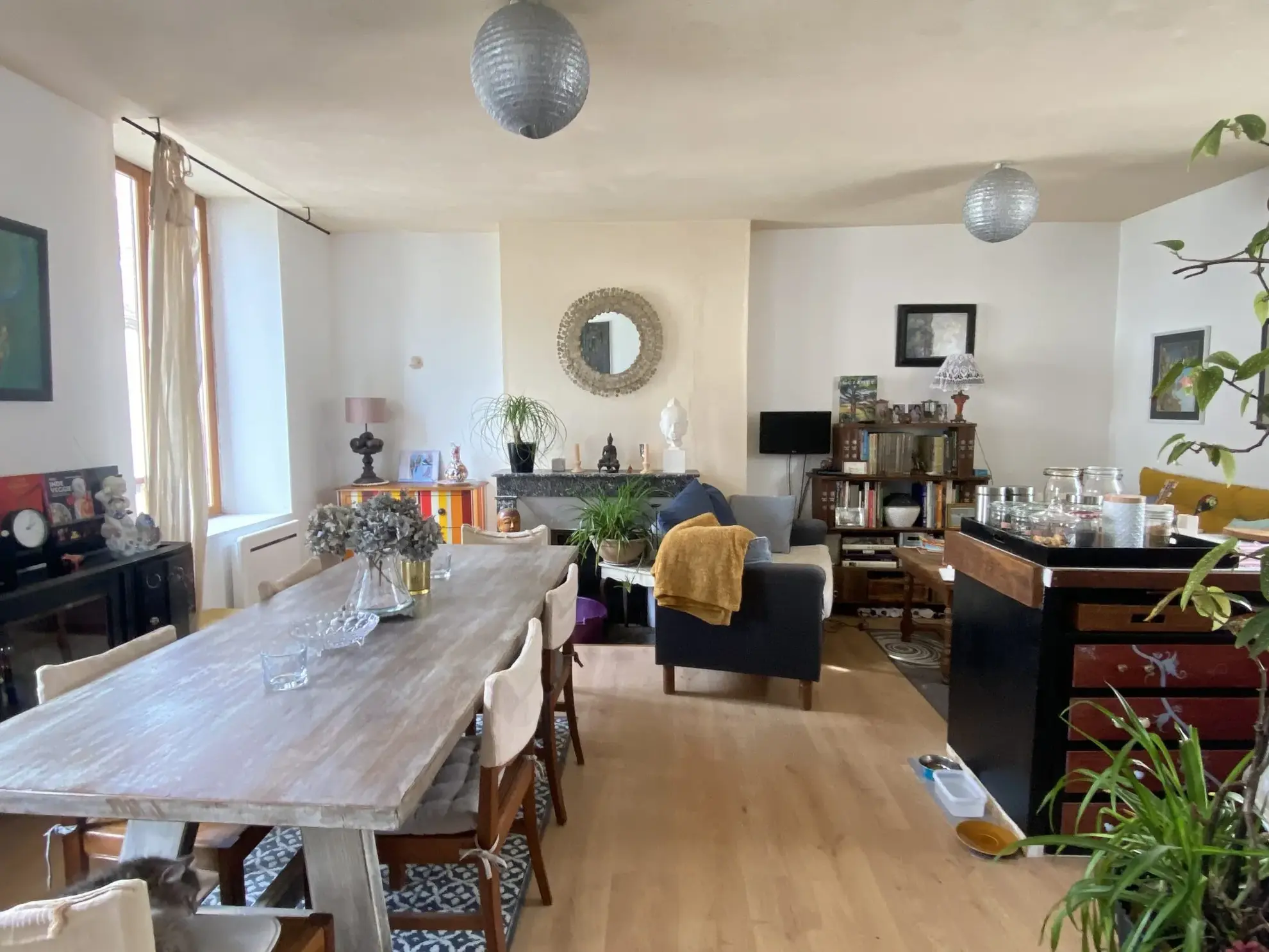 Maison de ville à vendre à Courtenay avec deux logements, terrain de 509 m² 