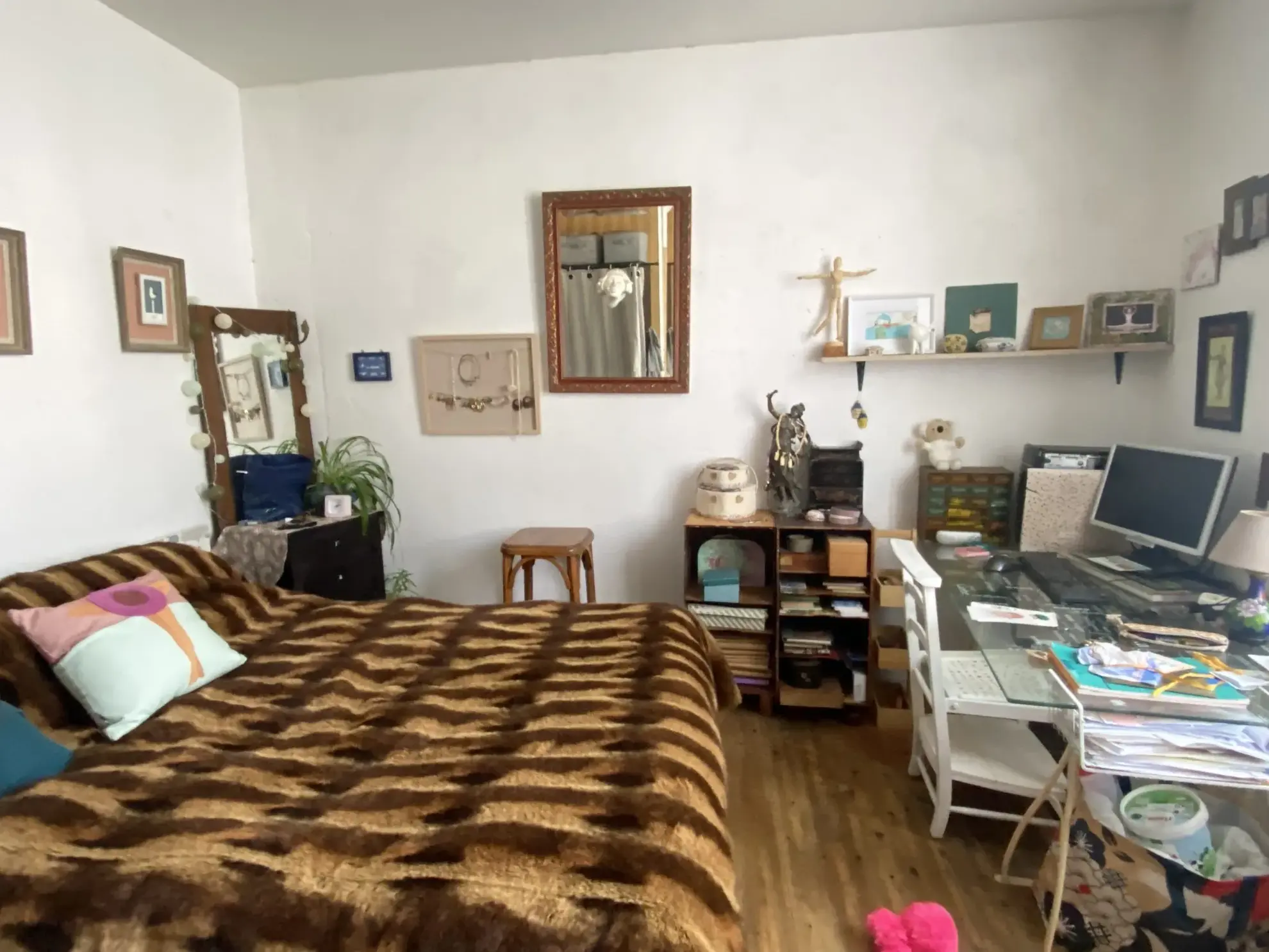 Maison de ville à vendre à Courtenay avec deux logements, terrain de 509 m² 