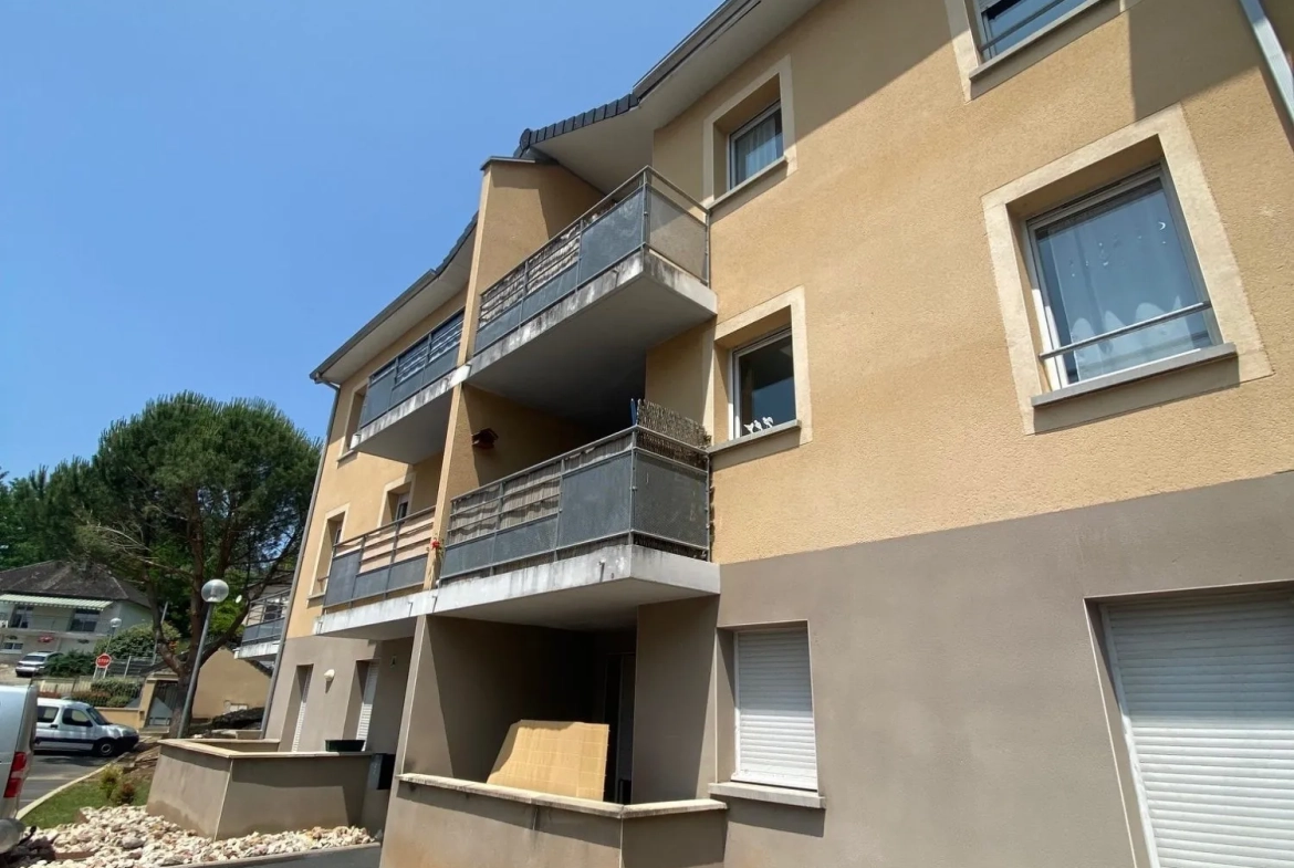 Appartement T2 à vendre à Malemort en Corrèze avec terrasse et parking 