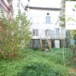 Maison de village à rénover de 140 m² à Bussière-Badil en centre-ville