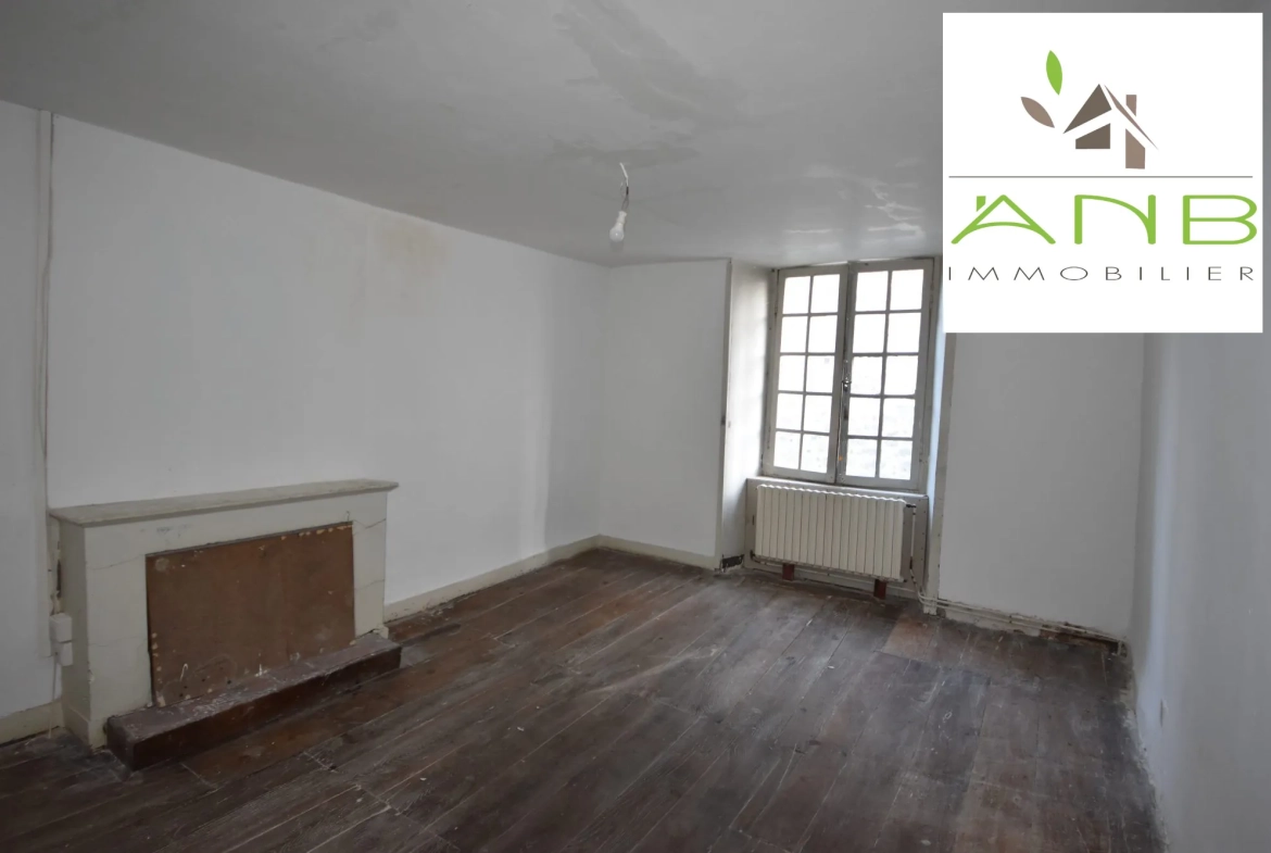 Maison de village à rénover de 140 m² à Bussière-Badil en centre-ville 