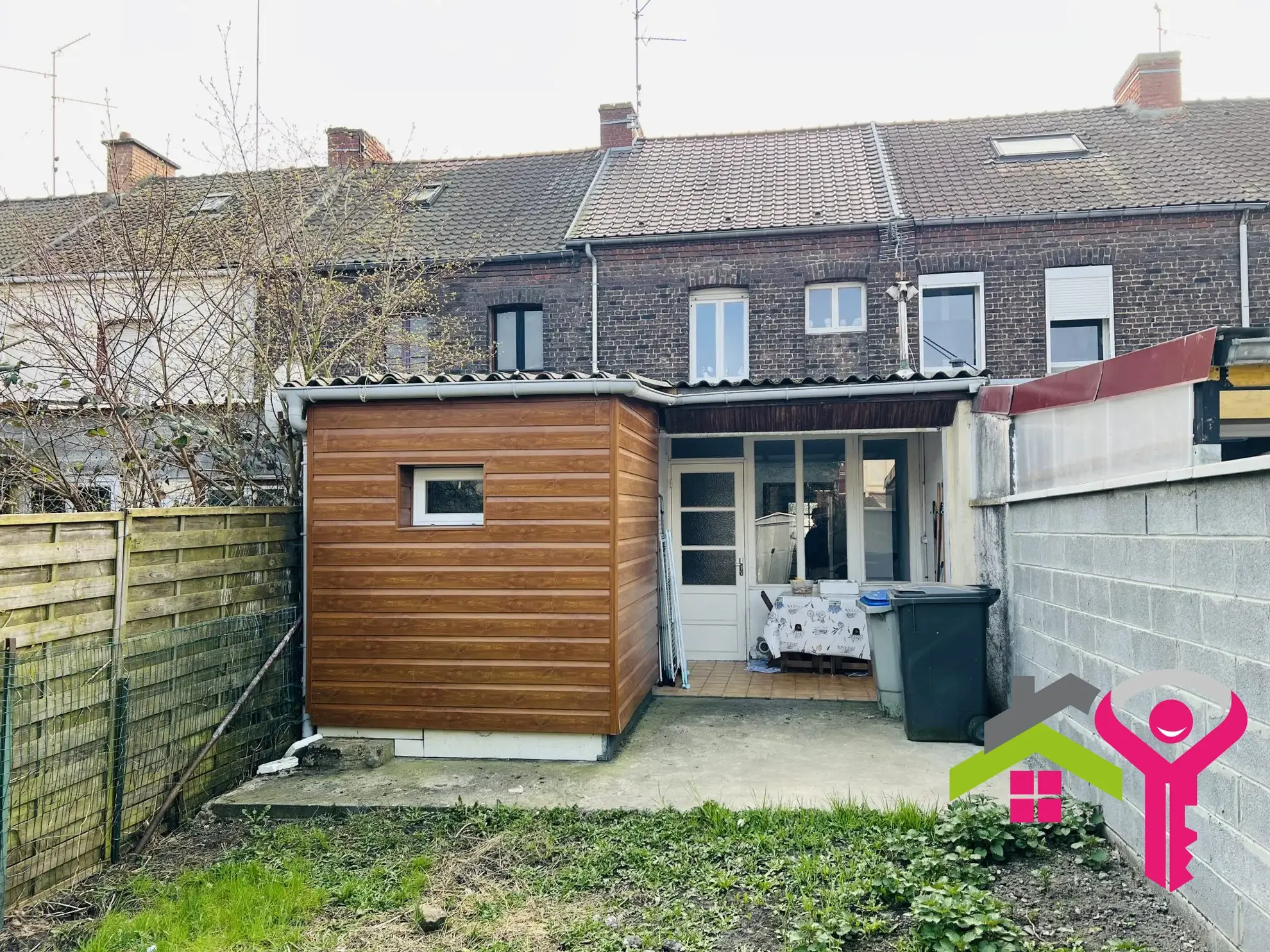 Maison mitoyenne lumineuse à Denain avec jardin et 2 chambres 