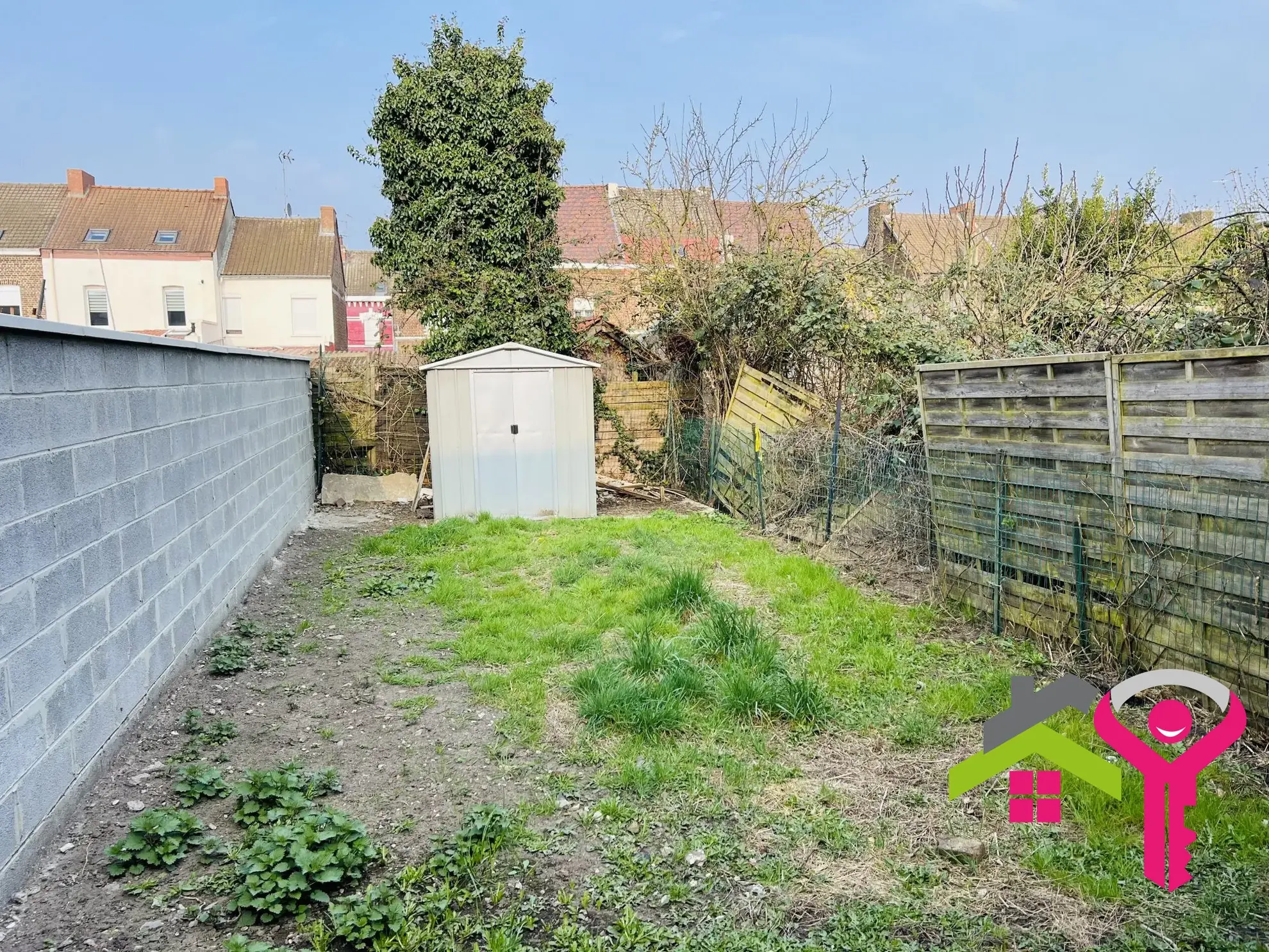 Maison mitoyenne lumineuse à Denain avec jardin et 2 chambres 