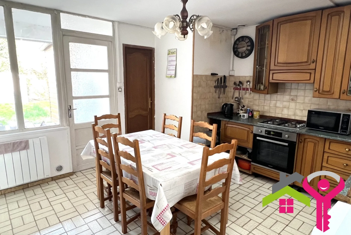 Maison mitoyenne lumineuse à Denain avec jardin et 2 chambres 