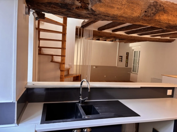 Maison ancienne à Conlie - Charmante demeure avec jardin, terrasse et proximité des écoles
