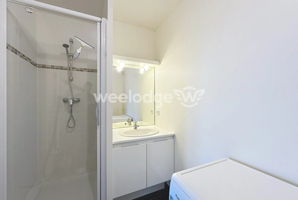 Bel appartement T2 moderne avec balcon à Vauréal - Standing et proximité des commodités 