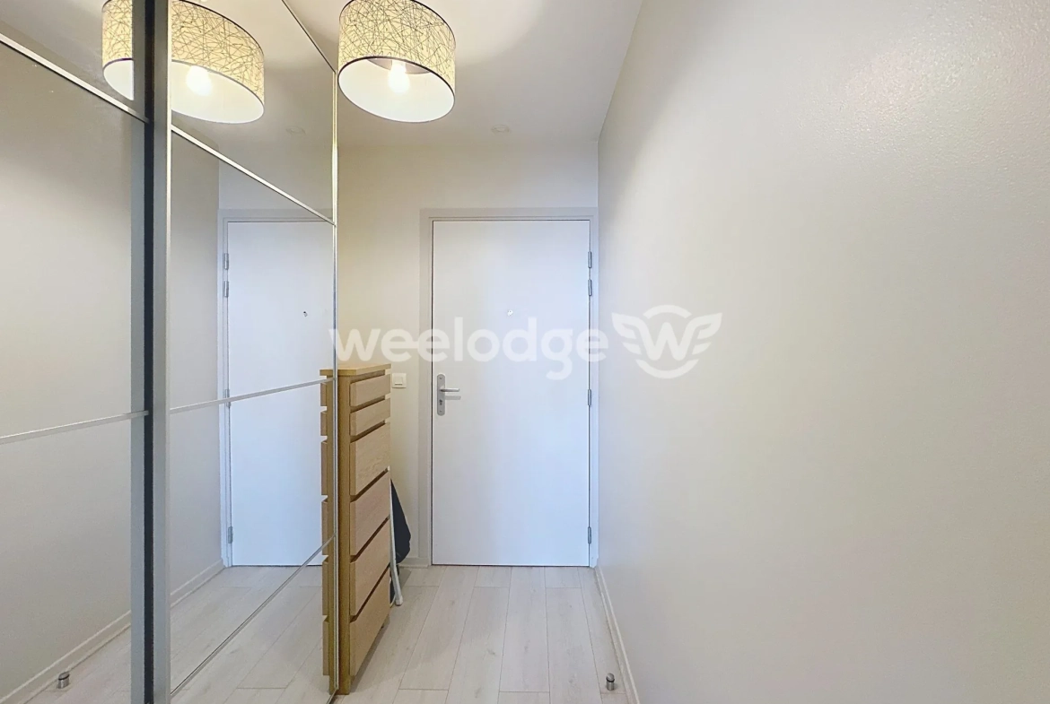 Bel appartement T2 moderne avec balcon à Vauréal - Standing et proximité des commodités 