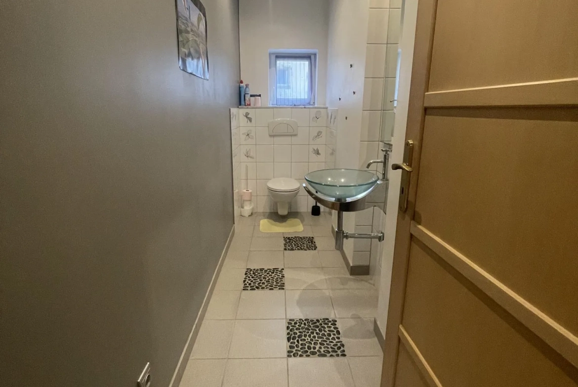 Belle maison de ville rénovée avec jardin à Mirecourt - 4 chambres 