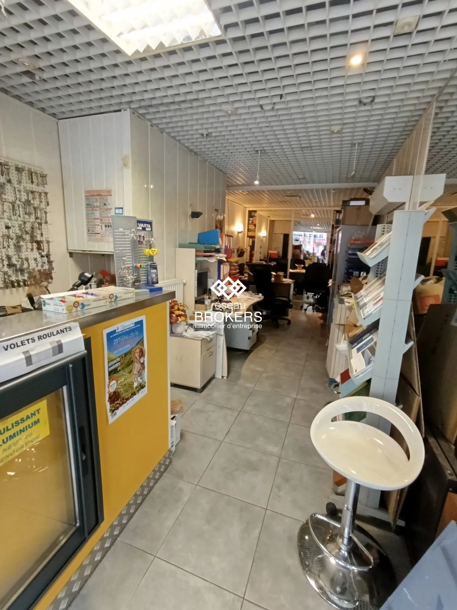 Opportunité unique à Cagnes-sur-Mer : local commercial avec murs et fonds de commerce à vendre 