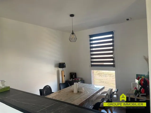 Maison 3 chambres avec jardin et garage à Corbehem, confort et tranquillité 