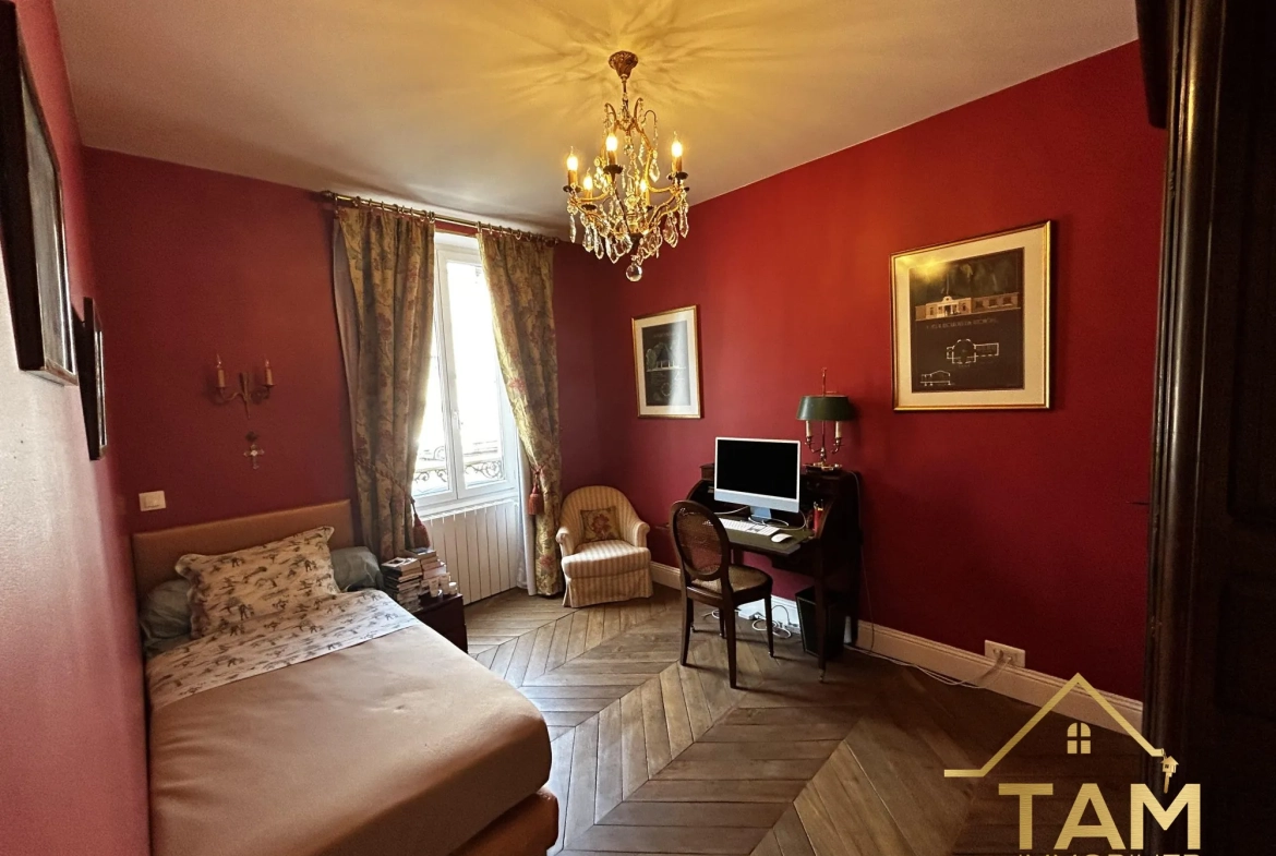Achat appartement 2 pièces à Saint-Cyr-l'École, proche gare et commerces 