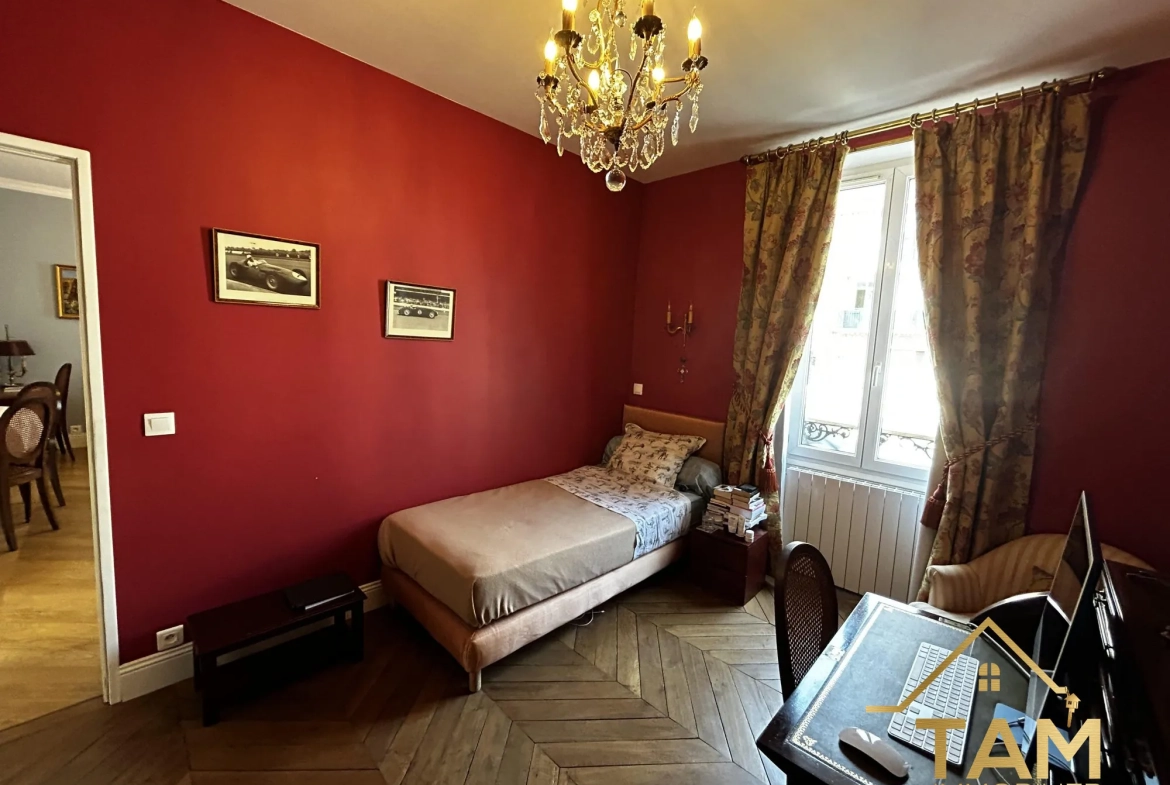 Achat appartement 2 pièces à Saint-Cyr-l'École, proche gare et commerces 