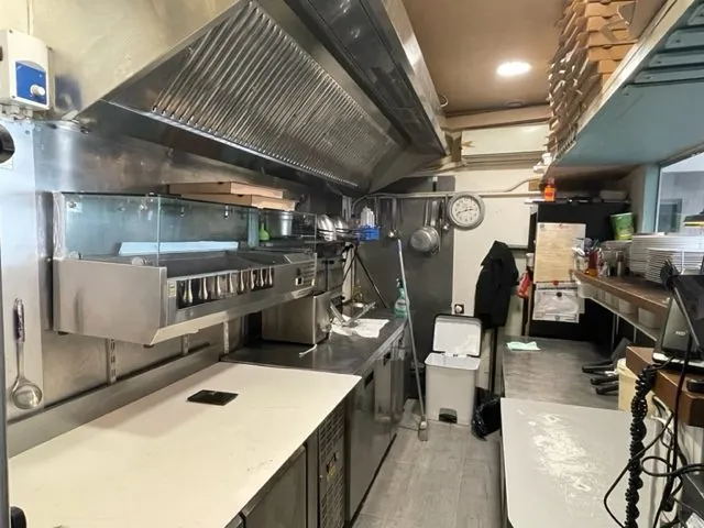 Restaurant à Pessac avec deux niveaux et grande capacité - Opportunité à saisir 