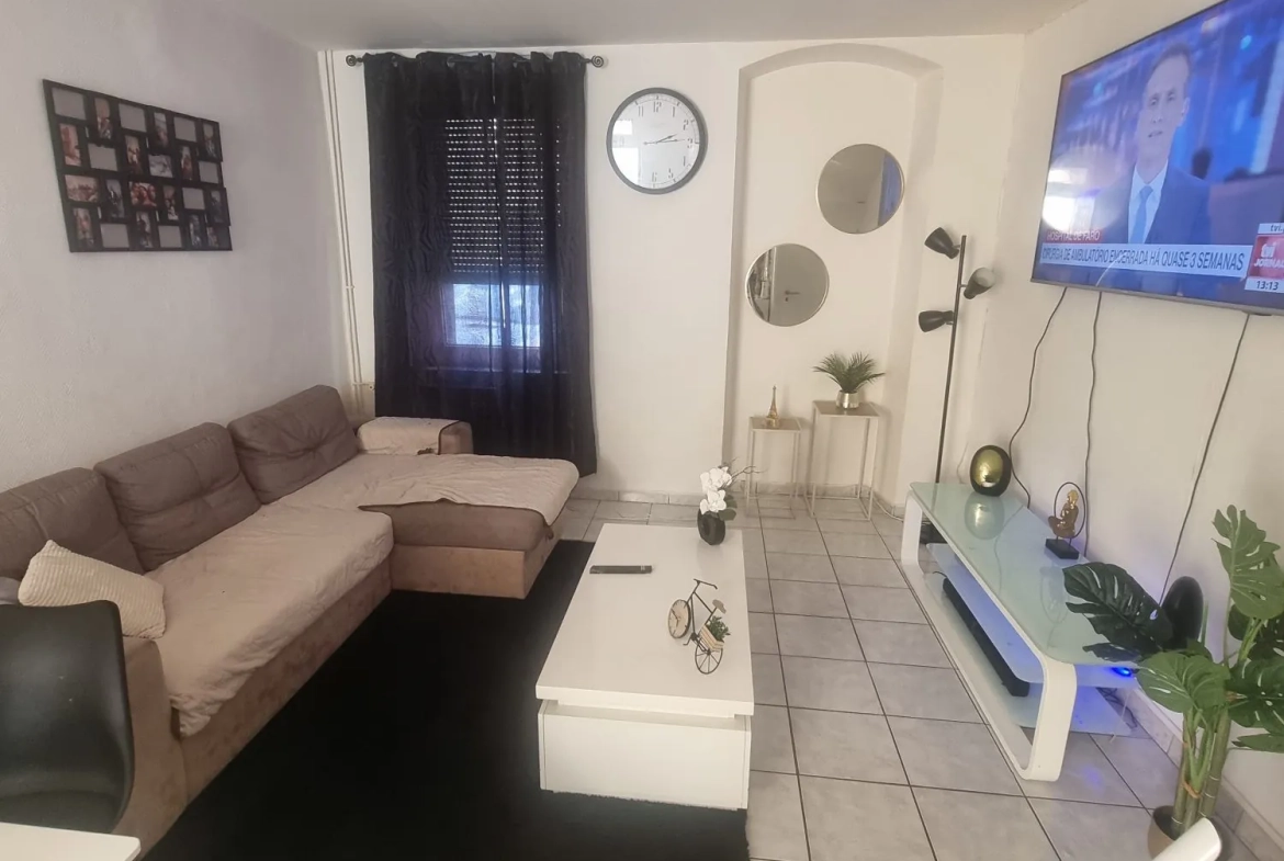 A vendre maison mitoyenne rénovée à Villerupt avec 3 chambres et terrasse 