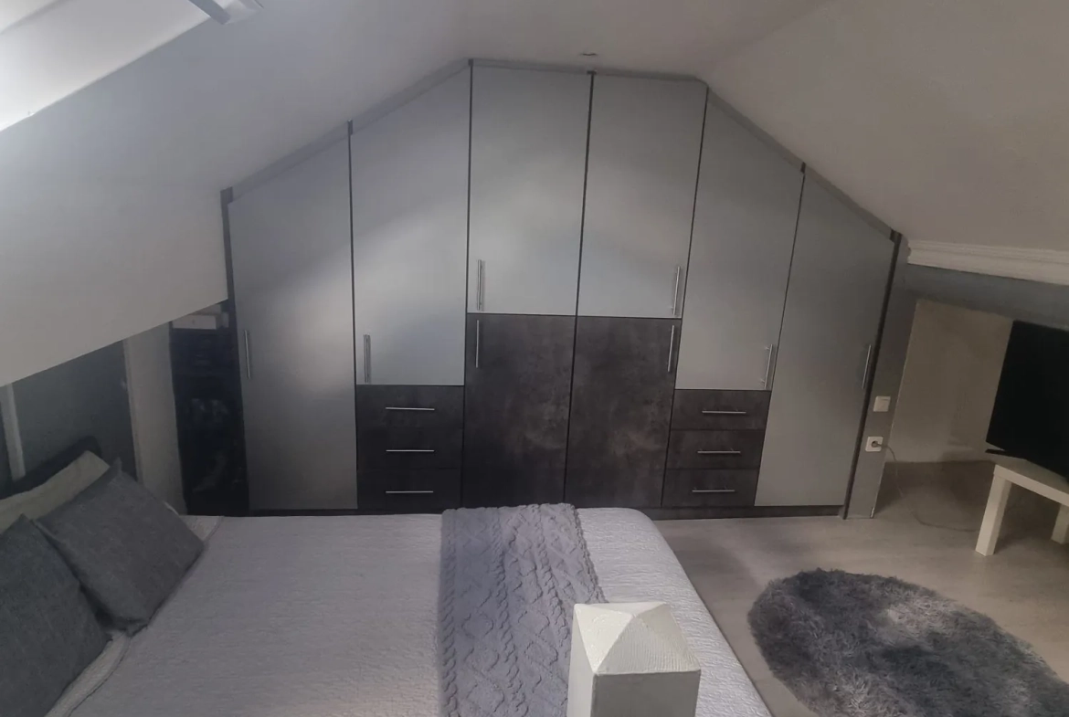 A vendre maison mitoyenne rénovée à Villerupt avec 3 chambres et terrasse 