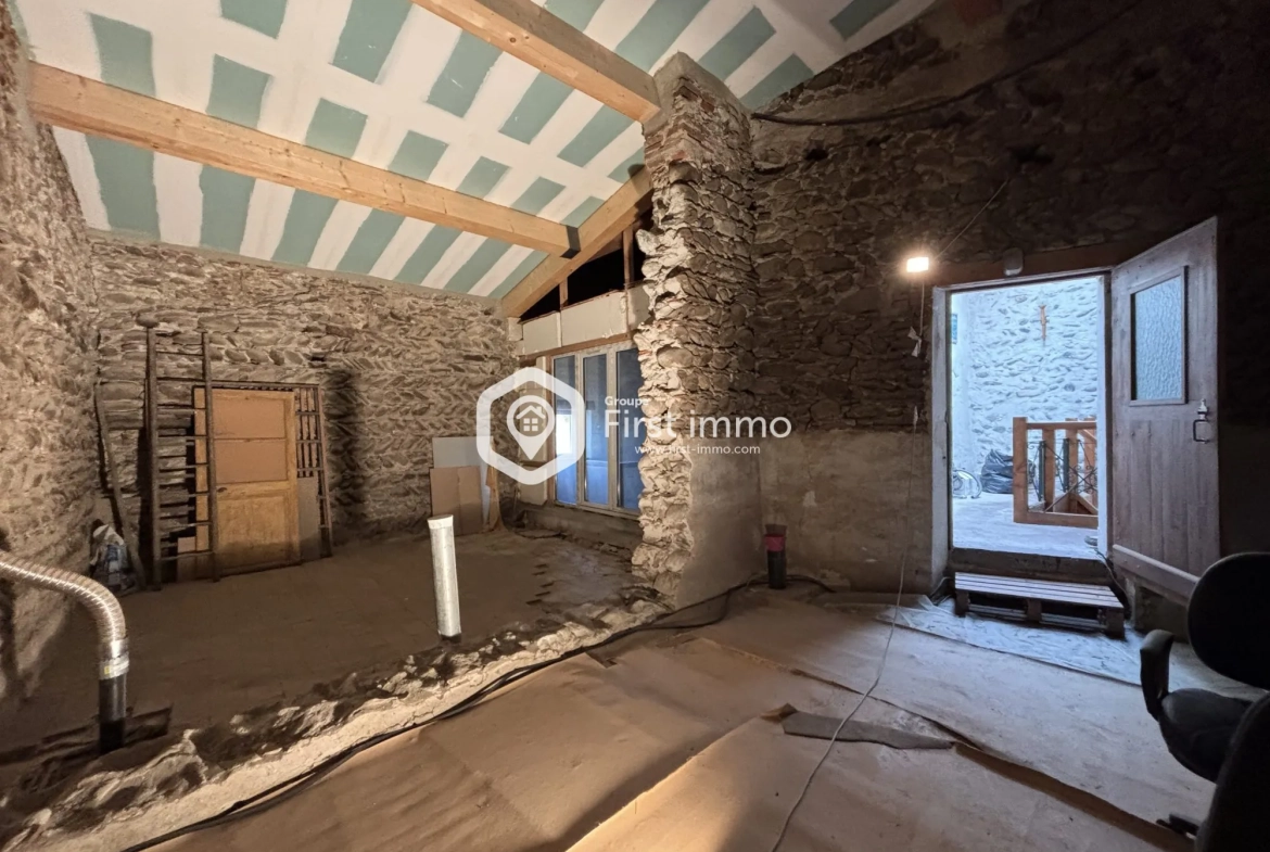 Maison de caractère avec cour intérieure, terrasse et potentiel touristique à Ille-sur-Têt 