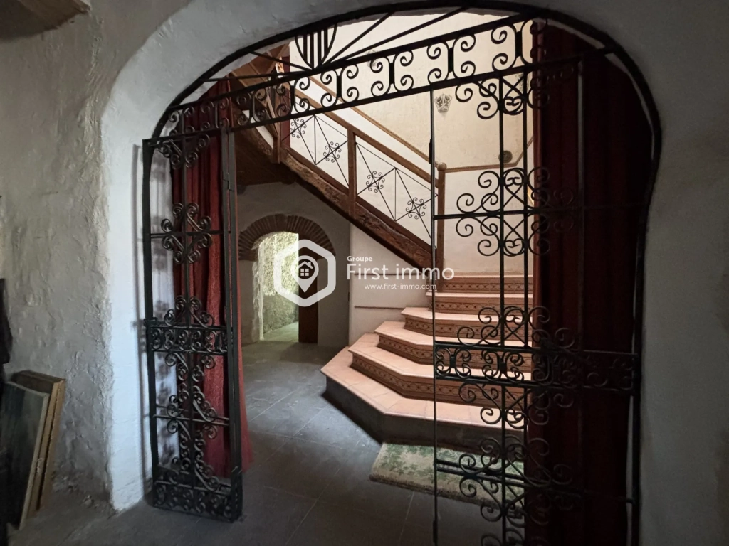 Maison de caractère avec cour intérieure, terrasse et potentiel touristique à Ille-sur-Têt