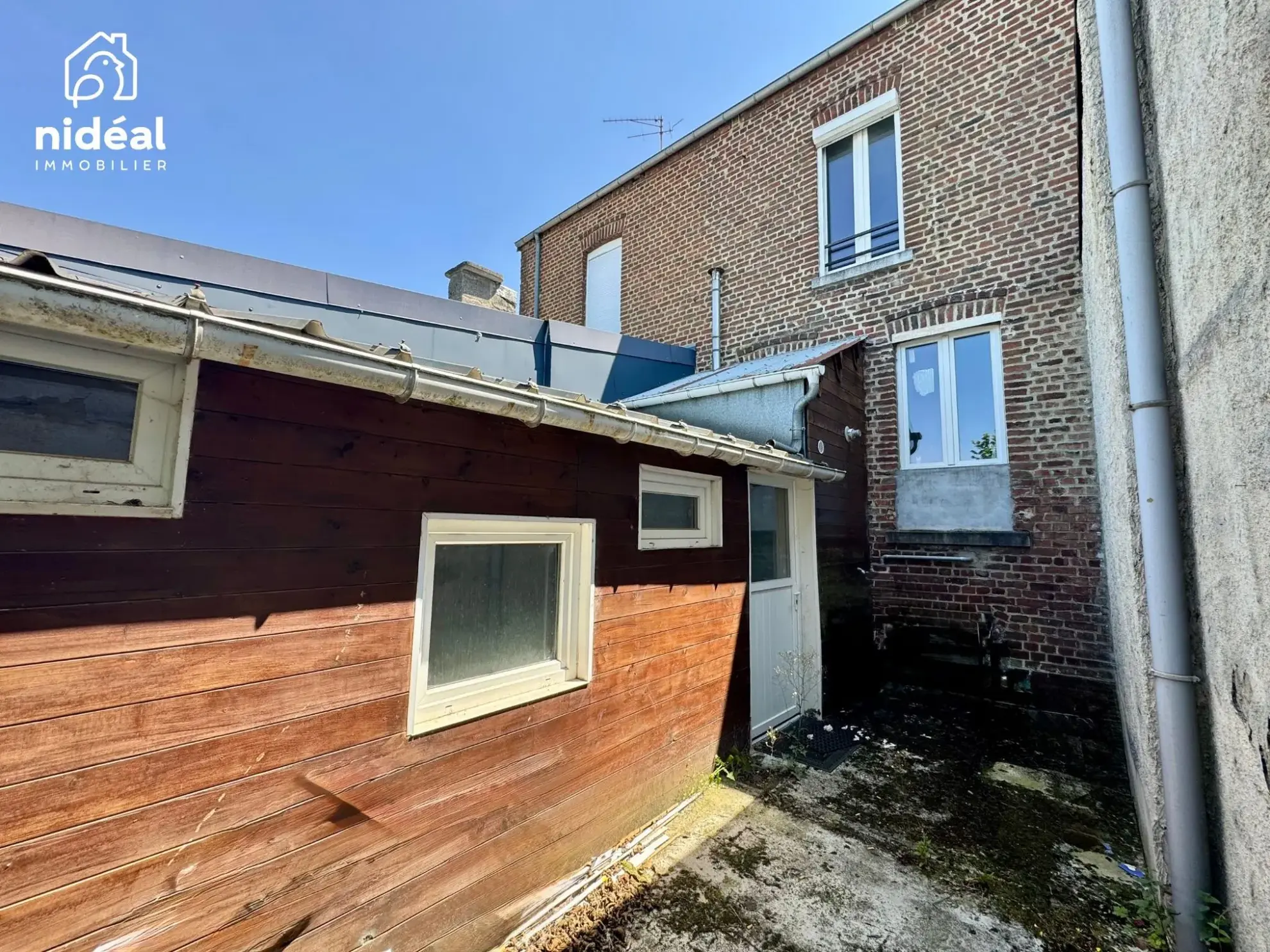 Maison mitoyenne à Rousies avec 3 chambres et cave - Bien à découvrir 