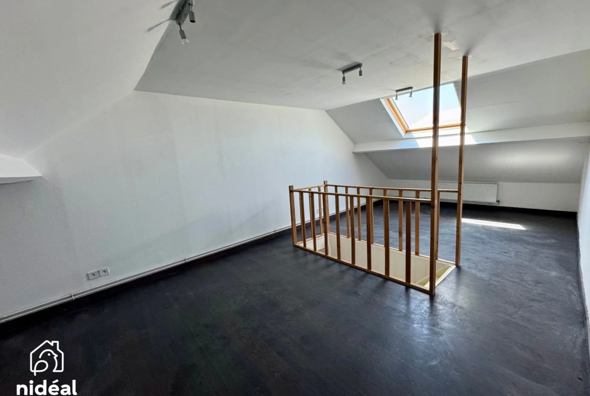 Maison mitoyenne à Rousies avec 3 chambres et cave - Bien à découvrir 