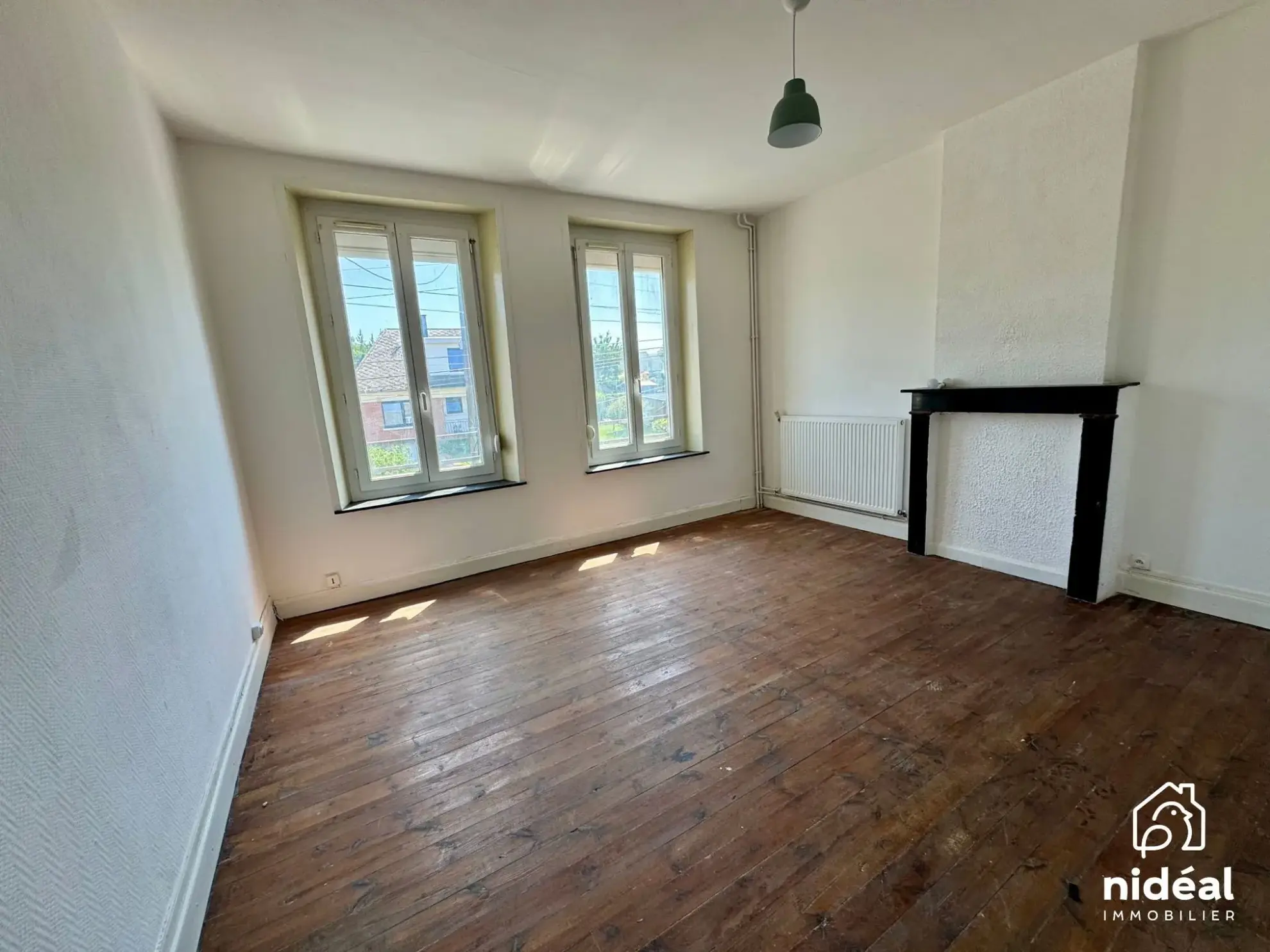 Maison mitoyenne à Rousies avec 3 chambres et cave - Bien à découvrir 