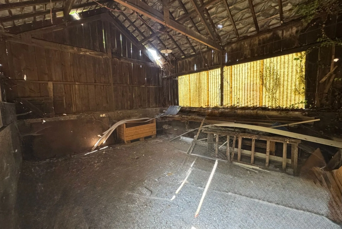 Maison mitoyenne à Rousies avec 3 chambres et cave - Bien à découvrir 