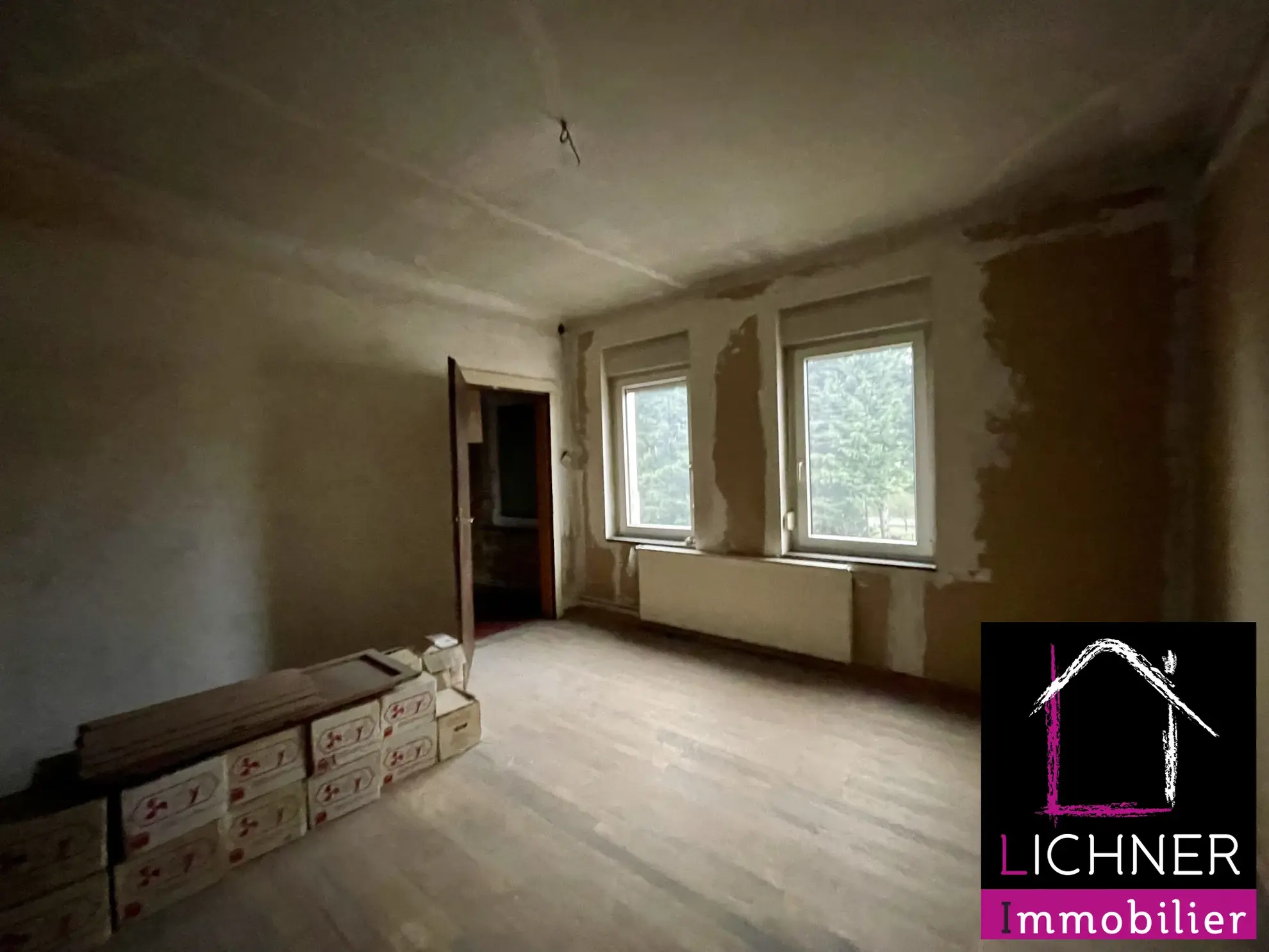 Maison à rénover de 176 m² avec 6 chambres et jardin à L'Hôpital 