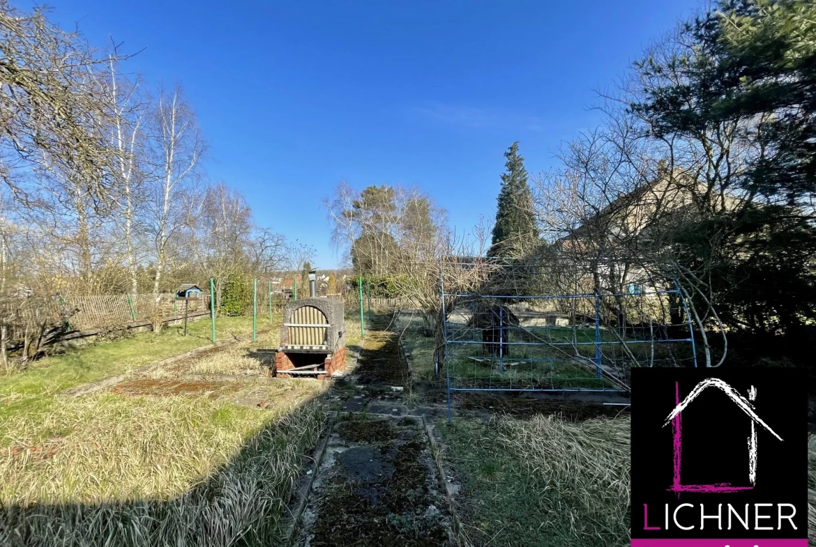 Maison à rénover de 176 m² avec 6 chambres et jardin à L'Hôpital 