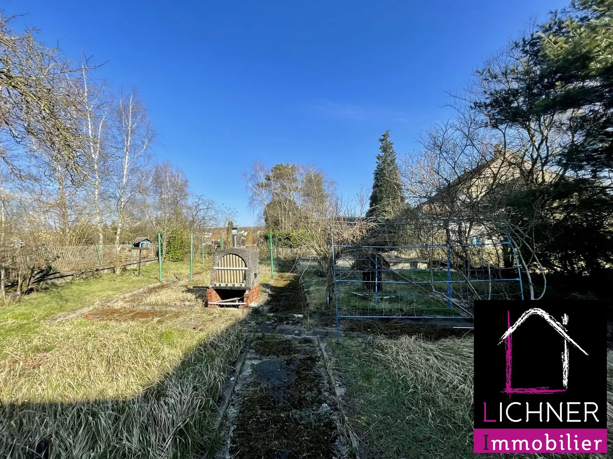 Maison à rénover de 176 m² avec 6 chambres et jardin à L'Hôpital 