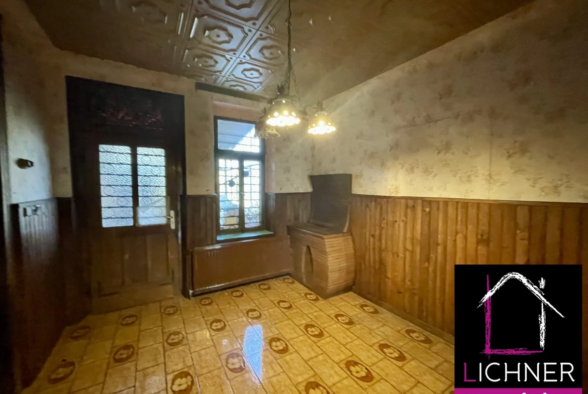 Maison à rénover de 176 m² avec 6 chambres et jardin à L'Hôpital 