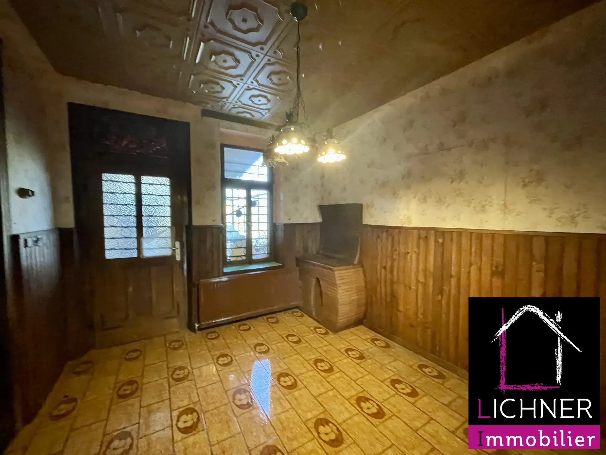 Maison à rénover de 176 m² avec 6 chambres et jardin à L'Hôpital 