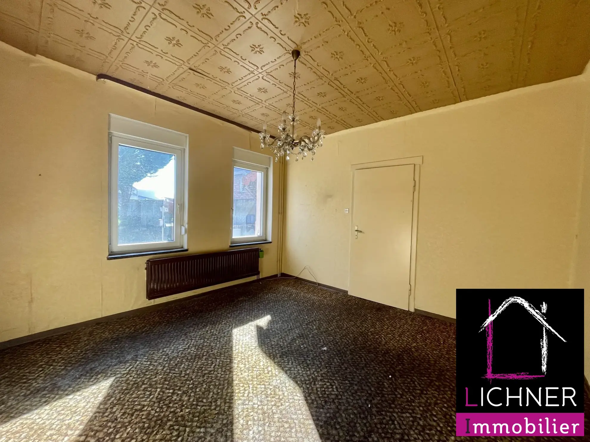 Maison à rénover de 176 m² avec 6 chambres et jardin à L'Hôpital 