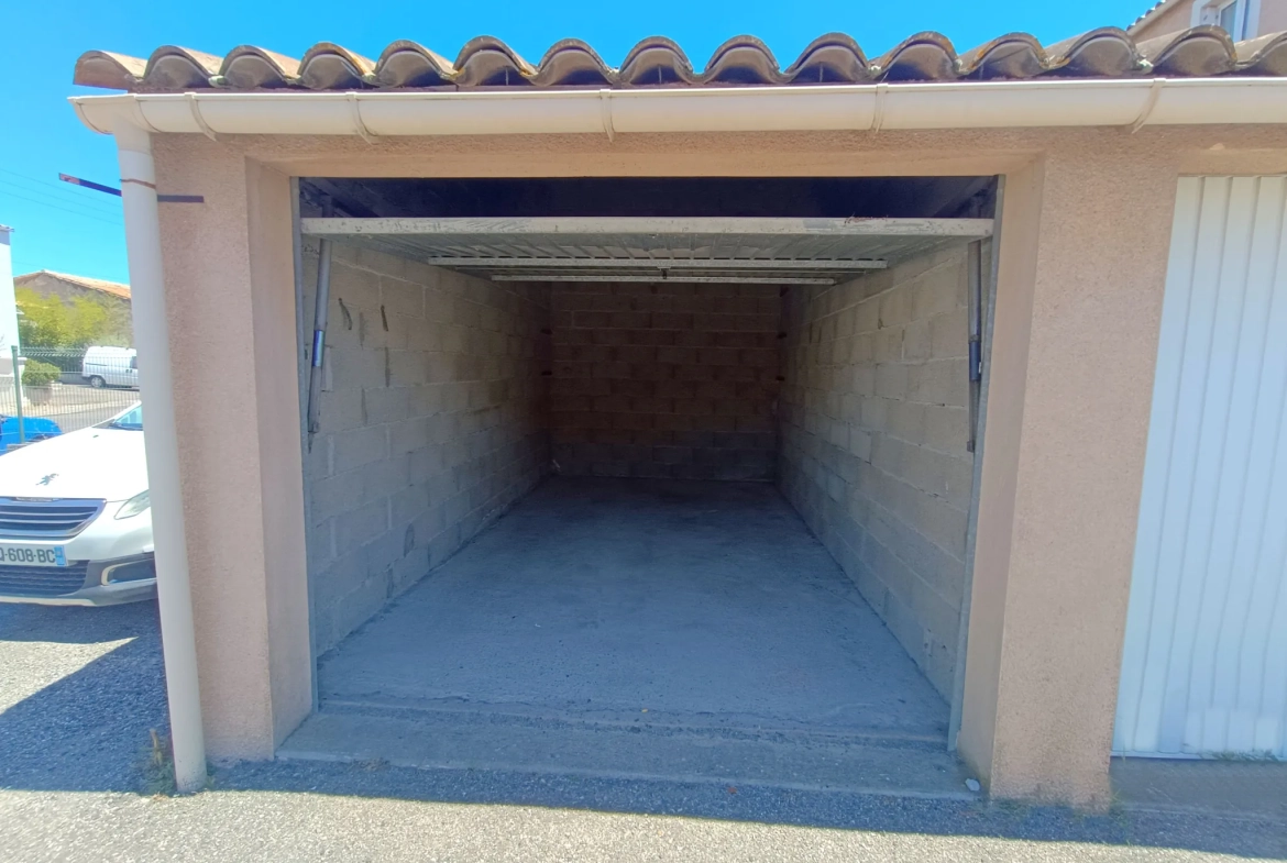 Appartement T3 de plain-pied avec jardinet et garage à Carcassonne 