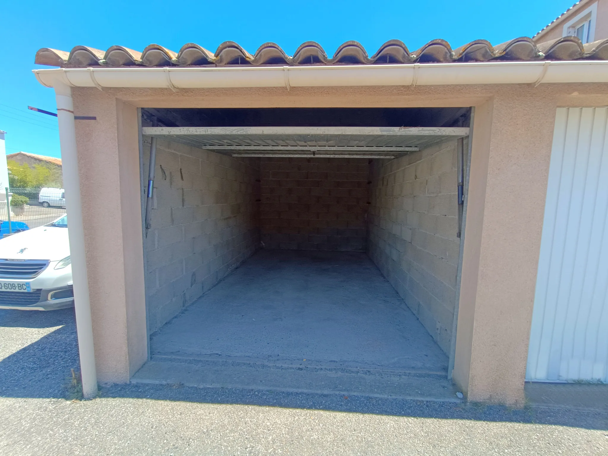Appartement T3 de plain-pied avec jardinet et garage à Carcassonne 