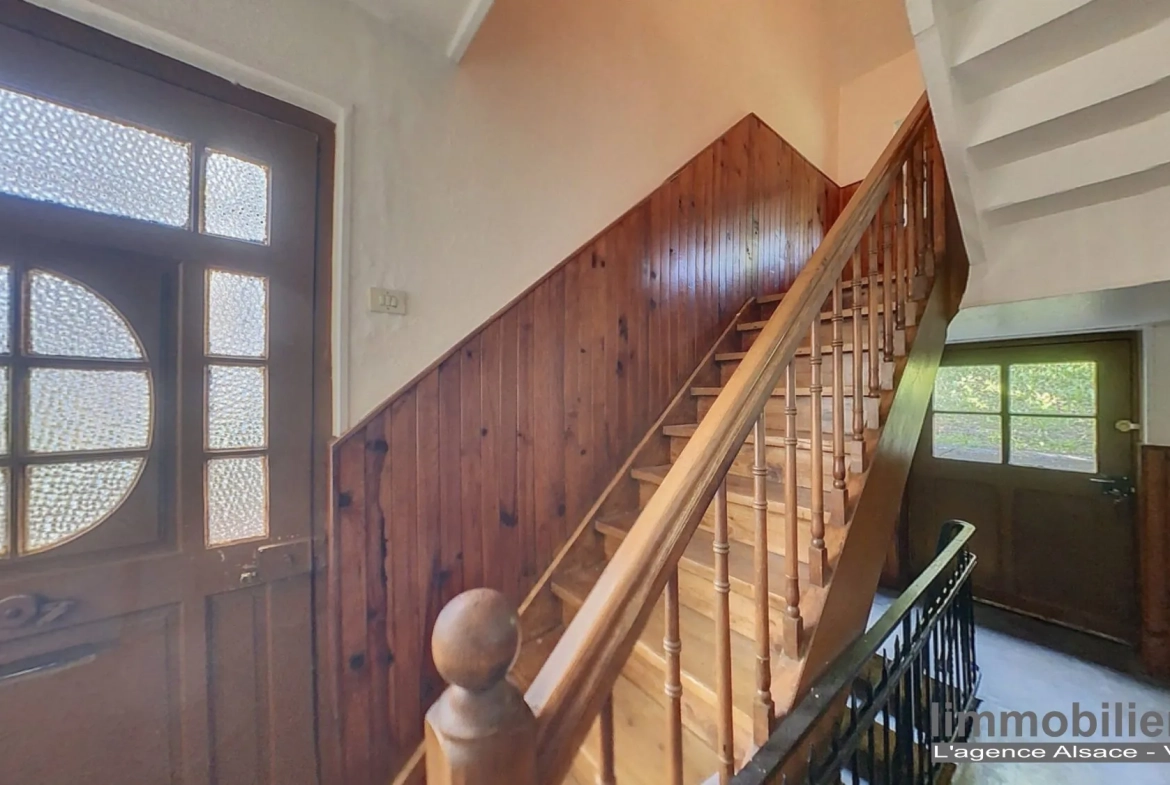 Maison familiale à vendre à Sainte-Croix-aux-Mines avec jardin et garage 