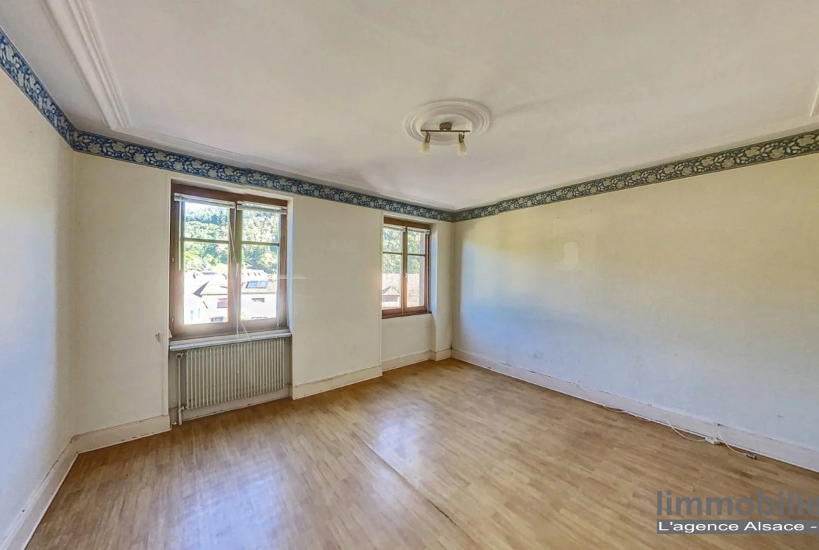 Maison familiale à vendre à Sainte-Croix-aux-Mines avec jardin et garage 