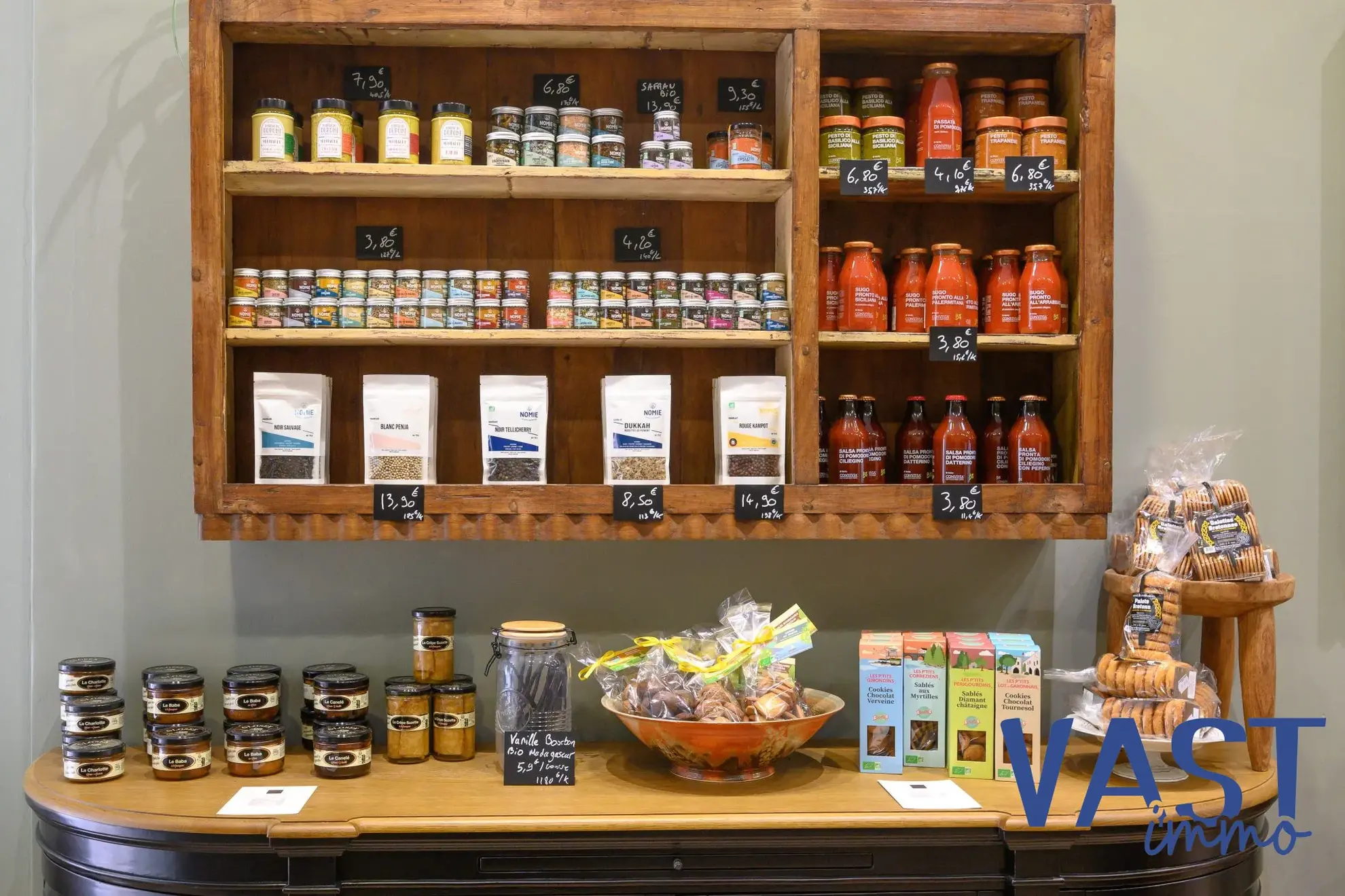 Reprise d’épicerie fine à Tourcoing : Investissez dans un lieu de passion hautement redeveloppable 